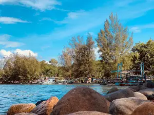 PANTAI KALANGAN INDAH