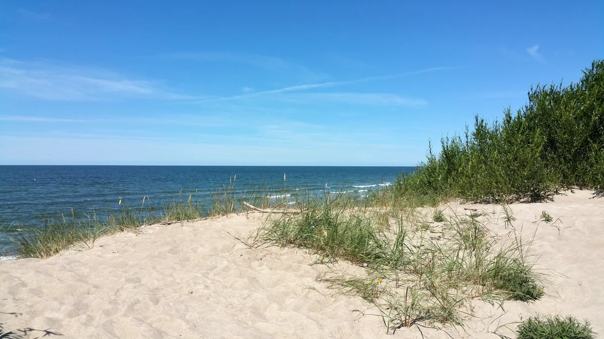 Melnrage Beach