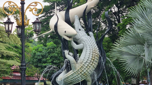 Suro and Boyo Statue