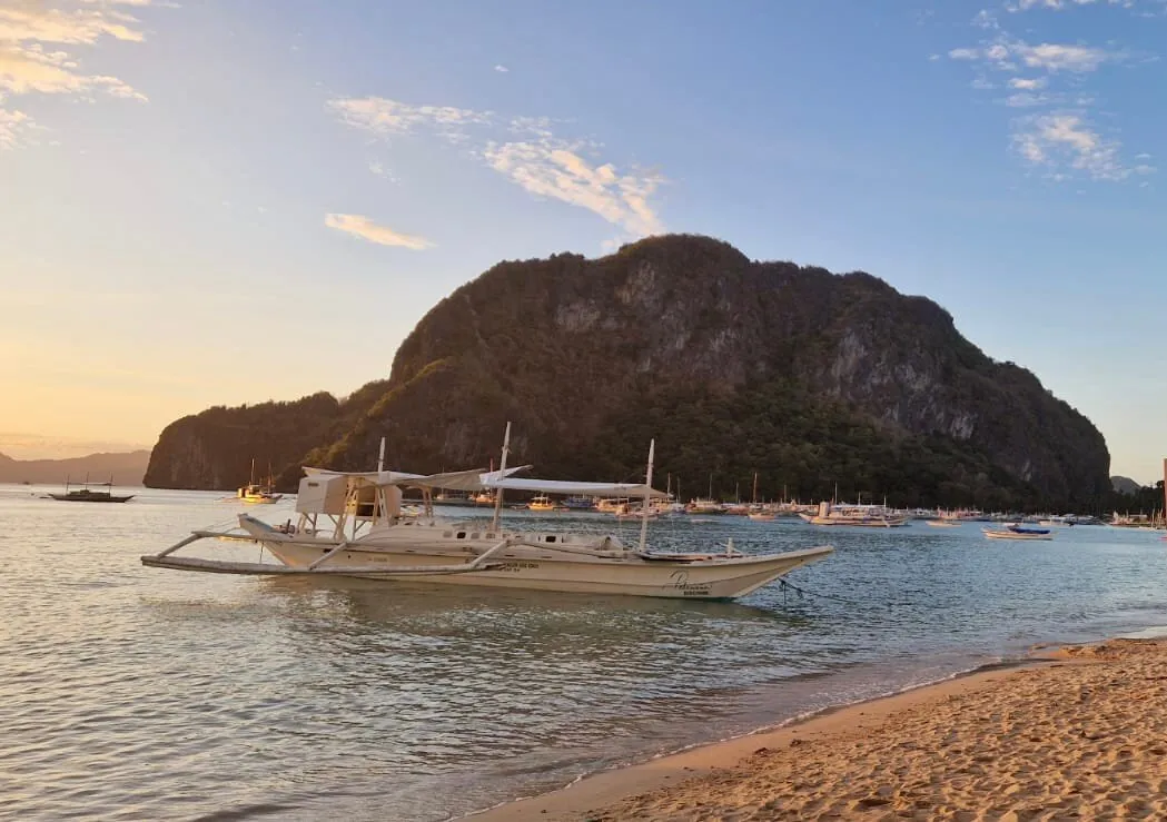 4_Corong Corong Beach