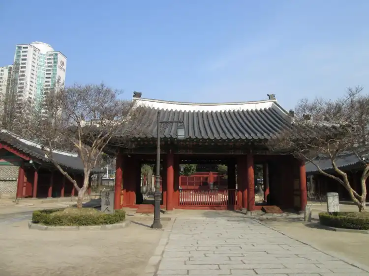 Hotels in der Nähe von Dongmyo (Eastern Shrine)