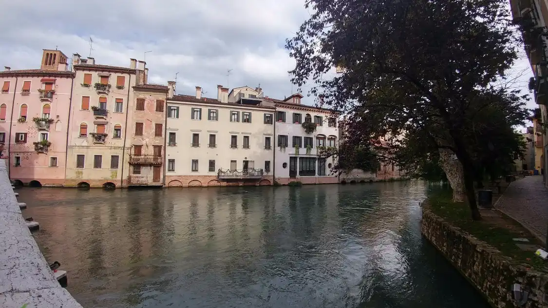 Hotel in zona Fiume Cagnan