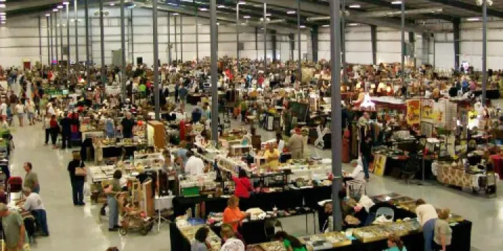 Chicagoland Grayslake Antique Flea Market
