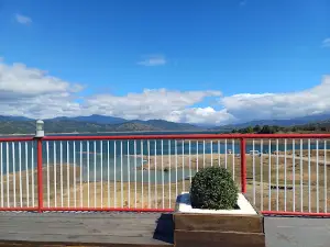 Intang, view of Pantabangan Reservoir