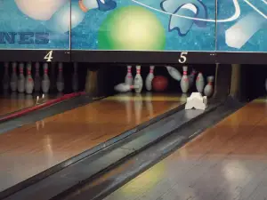 Western lanes 5 & 10 pin bowling