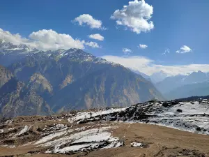 Auli Skiing School