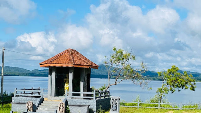 Minneriya Wawe Devalaya