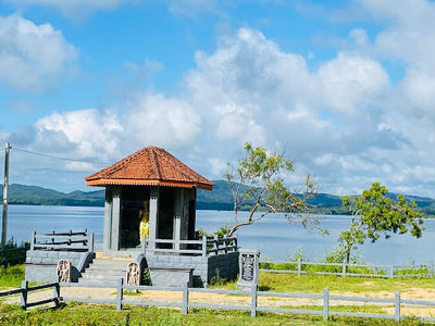 Minneriya Wawe Devalaya