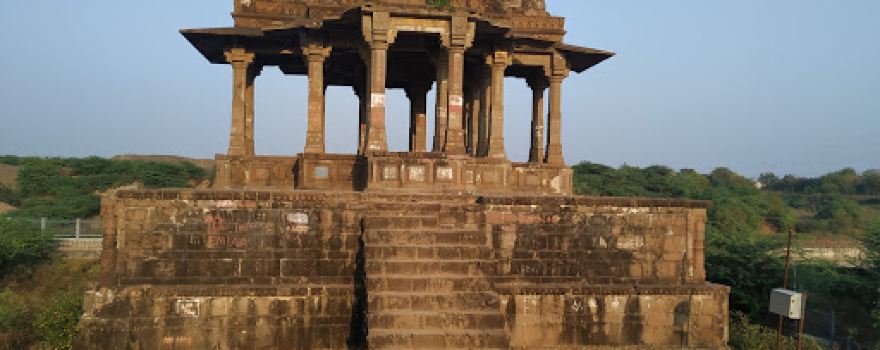 Historical Chhatri, Balapur