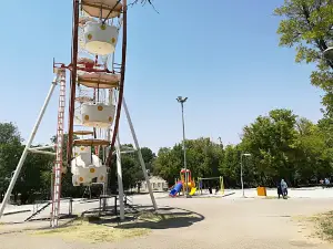 Vahdat Park