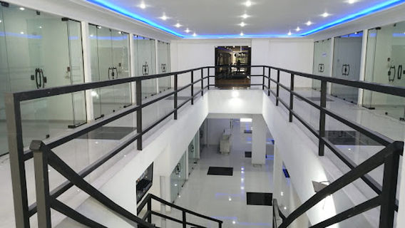 Dylan Karaoke, Show & Disco