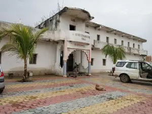 Gopalchavdi krishna Mandir limbgaon