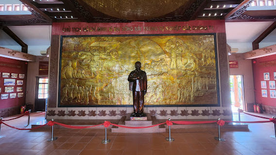 ĐỀN THỜ CHỦ TỊCH HỒ CHÍ MINH