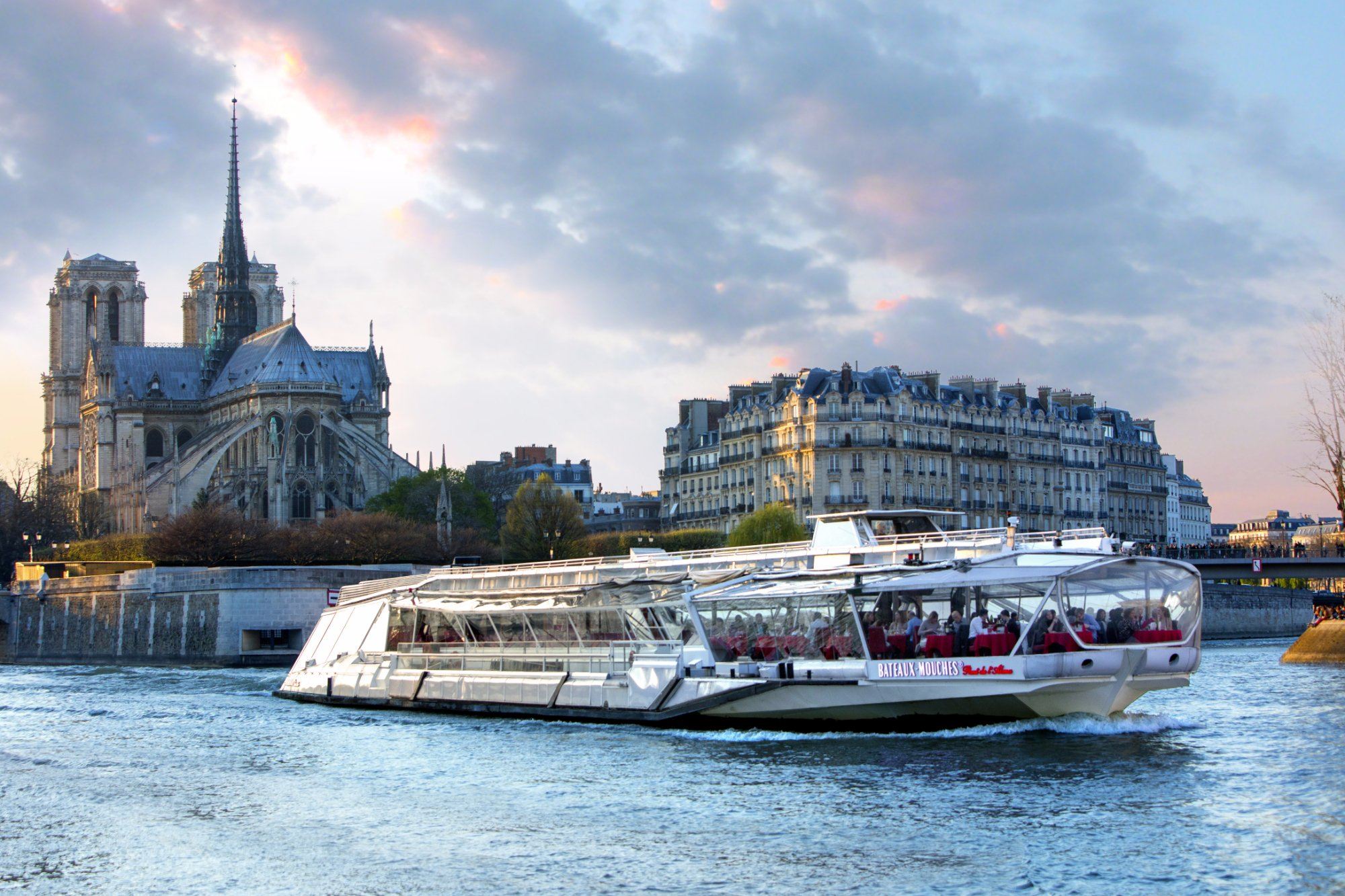 1-hour Seine River Bateaux Mouches Cruise Ticket in Paris, France + Audio Guide