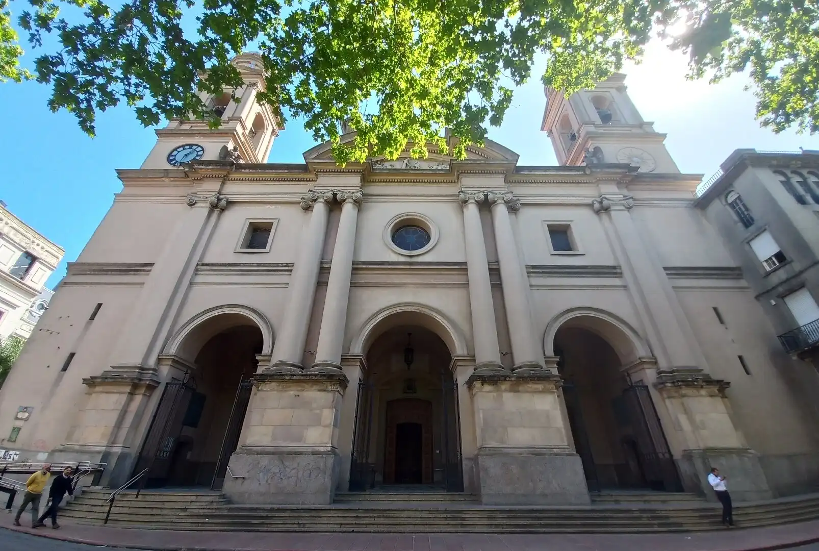 Hotels near Montevideo Metropolitan Cathedral