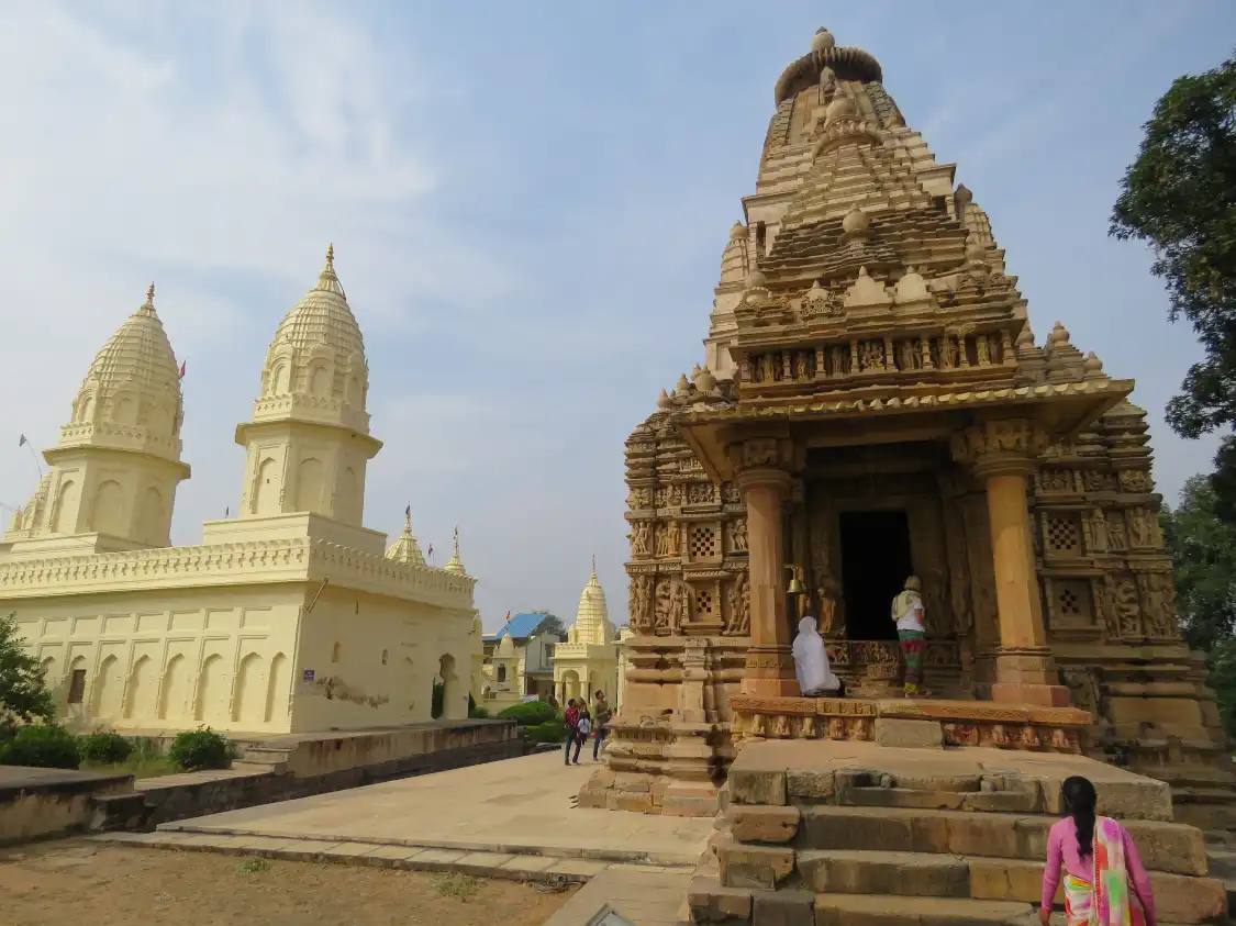Hotels near Parsvanath Temple