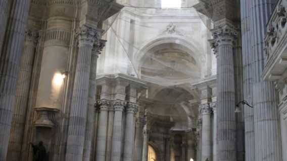 西班牙加的斯+加的斯主教座堂+塔維拉塔+Castillo de Santa Catalina一日遊