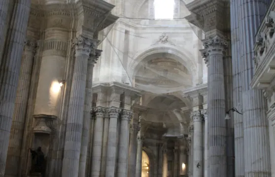 西班牙加的斯+加的斯主教座堂+塔維拉塔+Castillo de Santa Catalina一日遊