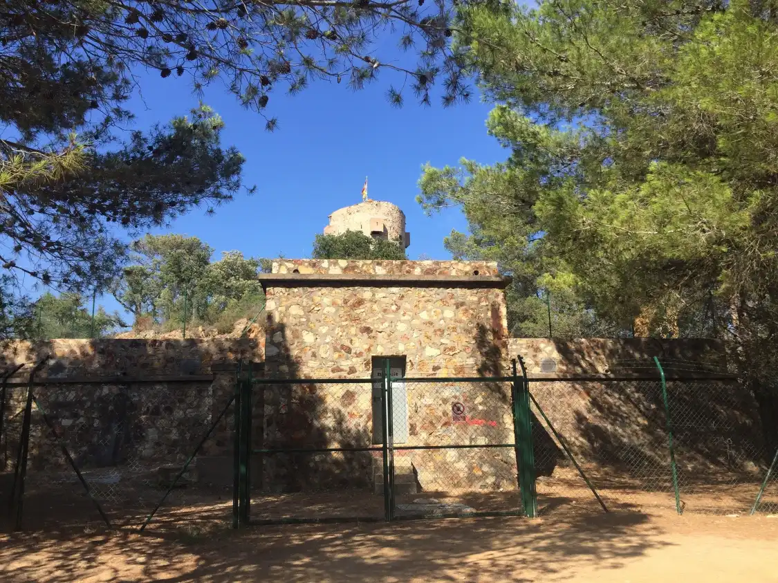 Hotels near Moorish Tower