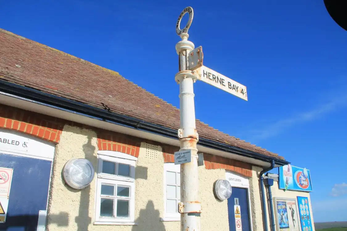 Hotels near Tankerton Slopes
