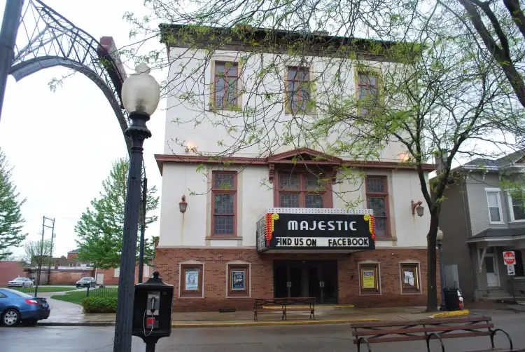 Hotels near Majestic Theatre
