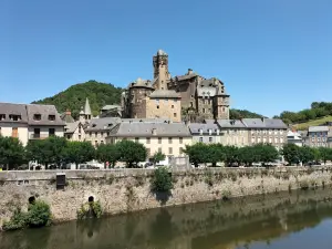 Estaing Castle