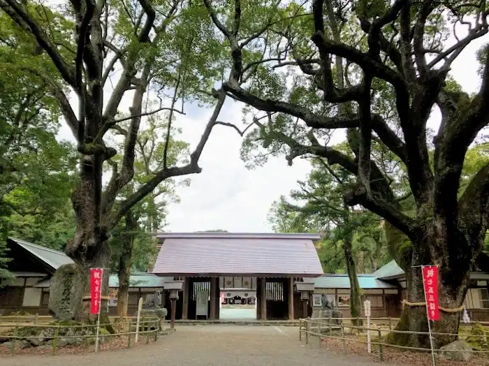 Hotels near Isono Shrine