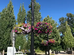 Riverfront Commemorative Park