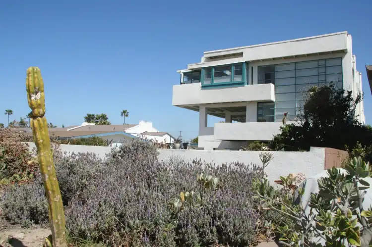 Các khách sạn gần Lovell Beach House