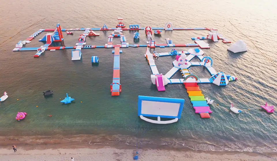5_Inflatable Island