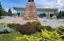 Памятник Абаю Кунанбаеву