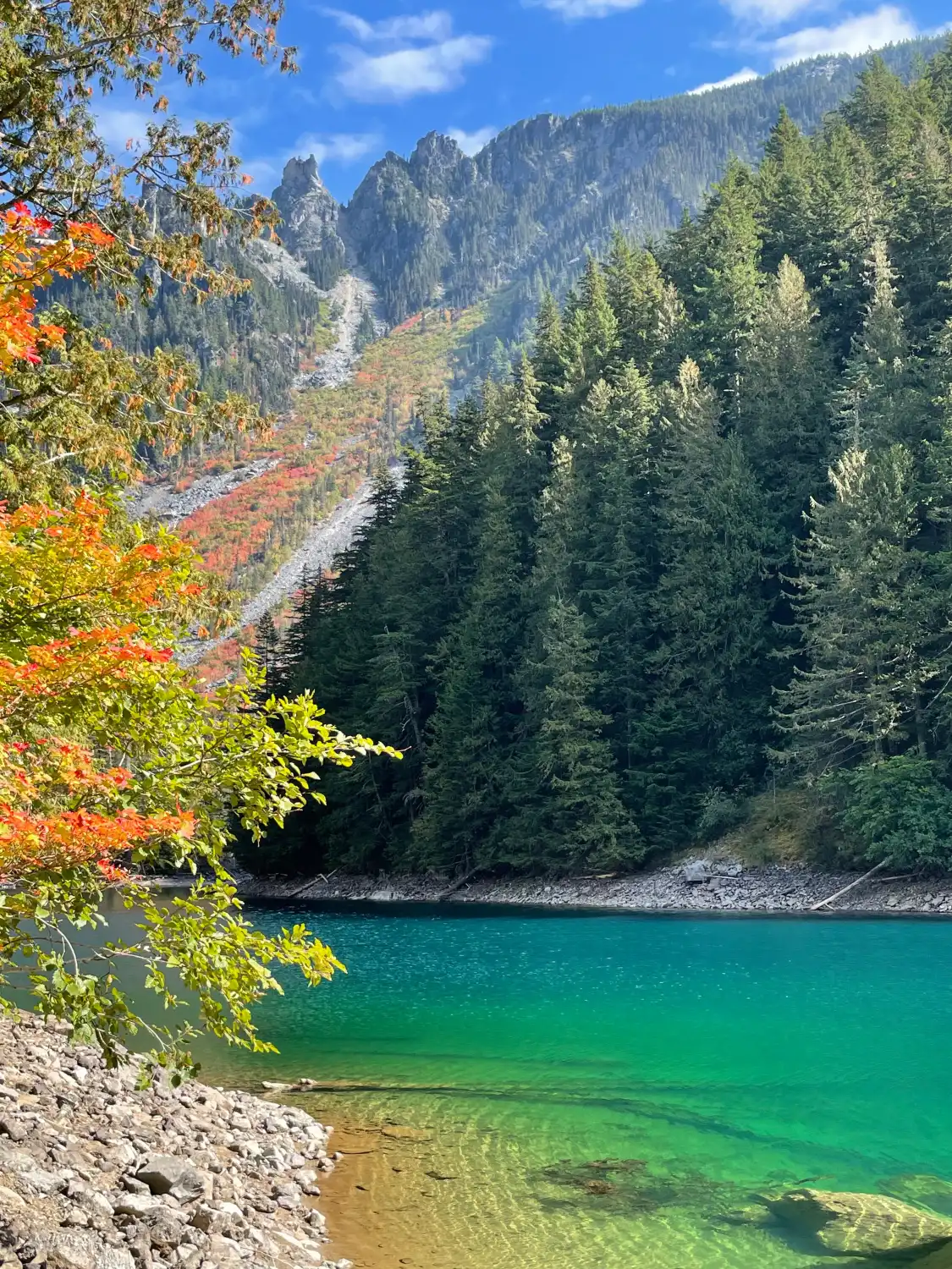 Hotels near Lindeman Lake