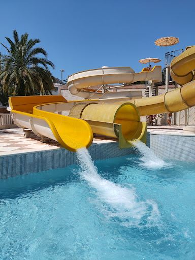 Compare 5 airports near Boreti