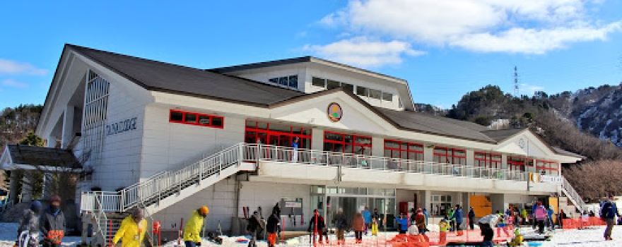 胎內滑雪場