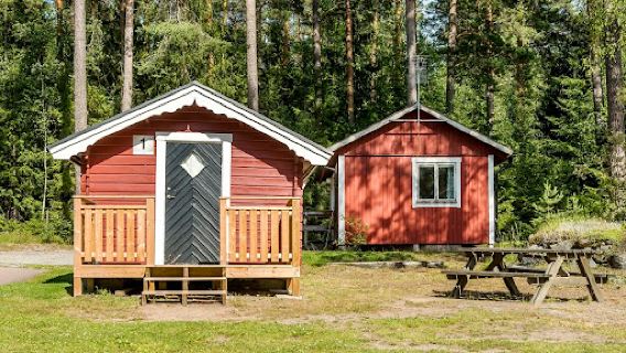 Bredsands camping/stugby & bad (Enköpings kommun)