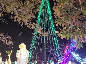 Lake Linda's Christmas Lights