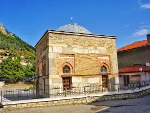 Seyyid Mahmut Türbesi