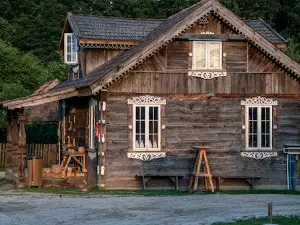 Skansen i zagrody z zwierzętami gospodarskimi