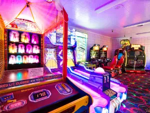 Riverside Lanes
