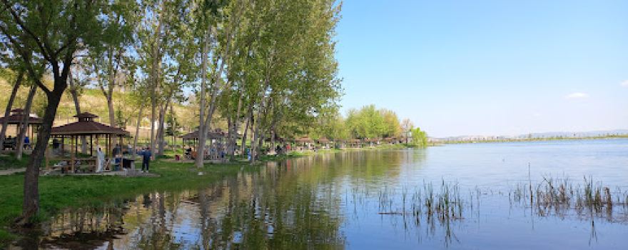Yenice Municipality Pond Picnic Area