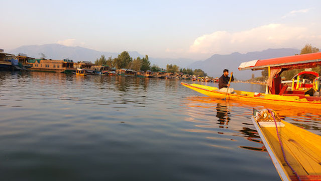 Dal Lake, Ghat Number 1