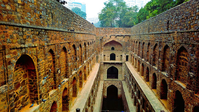 Ugrasen ki Baoli