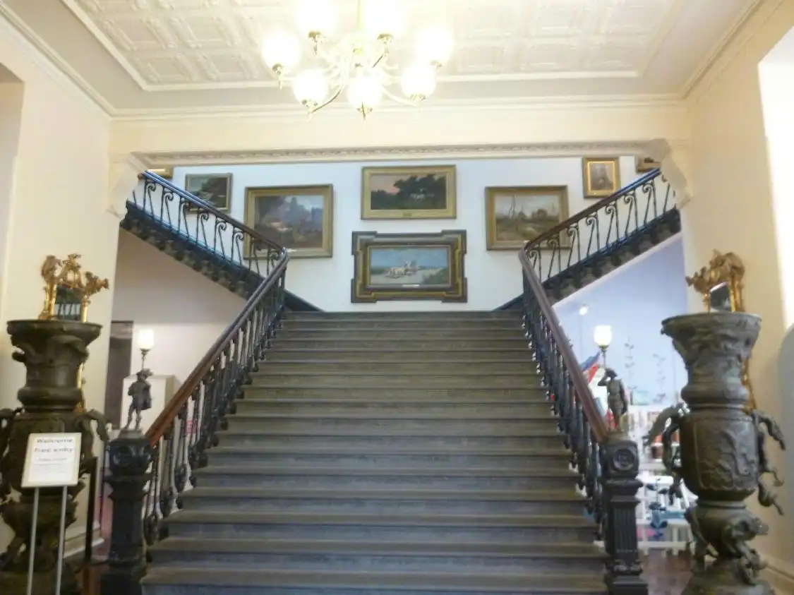 Hotels near Art Gallery of Ballarat