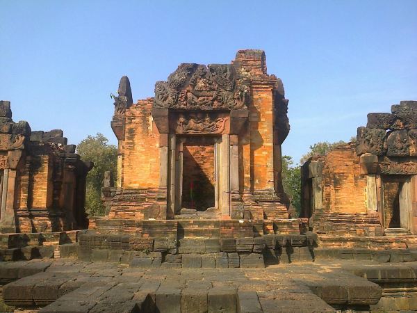 Prasat Pueai Noi