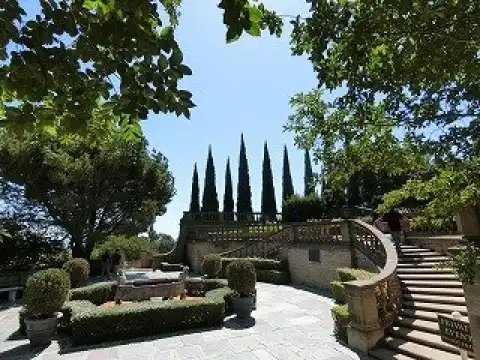 Doheny Mansion and Chester Place 주변 호텔