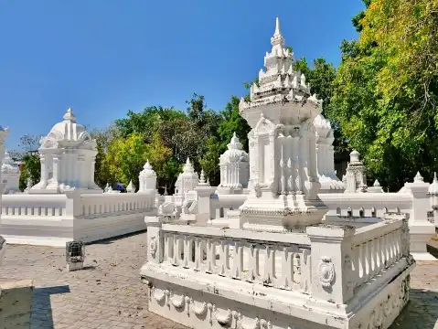 โรงแรมใกล้วัดสวนดอก