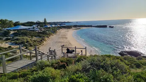 ロットネスト島観光ガイド2025年：人気スポット、グルメ、ホテル、天気