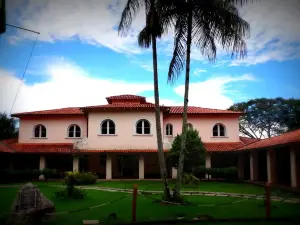 Visitor Center (Museum of Flora and Fauna)
