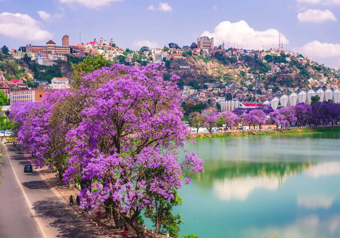 Các khách sạn gần Lake Anosy