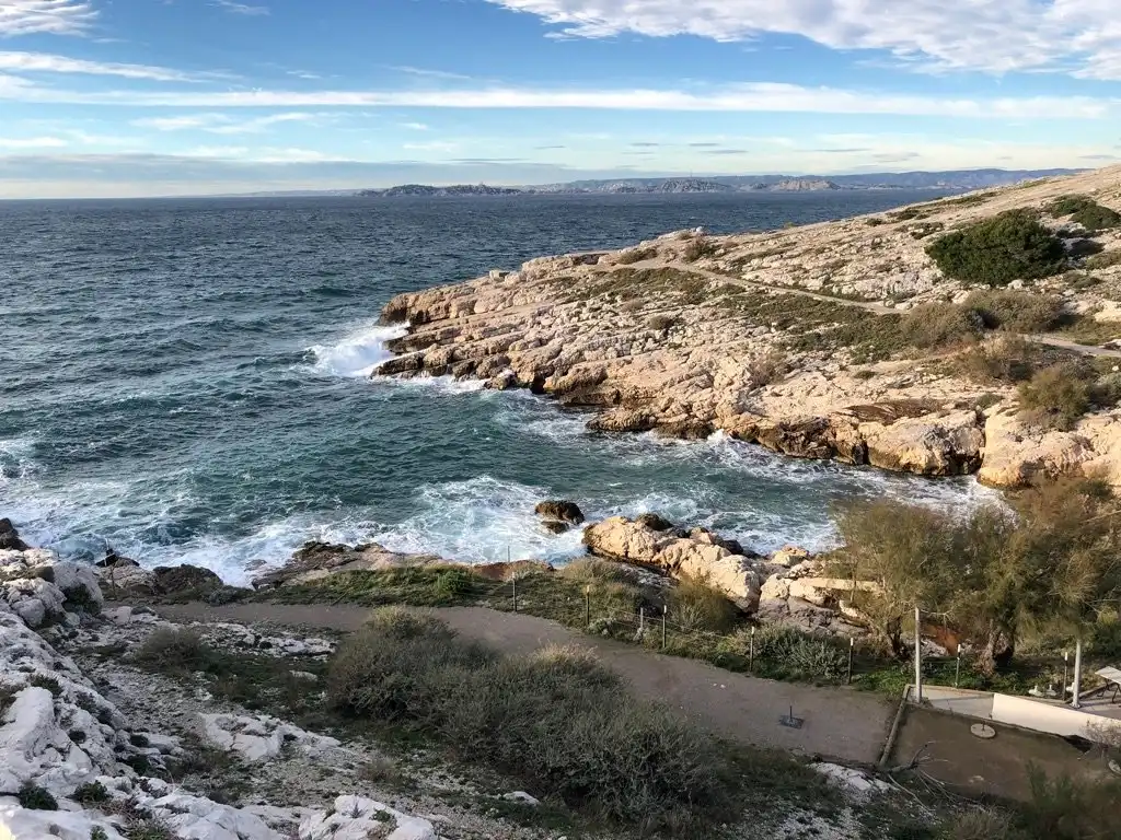 Hotels near Calanque de Samena